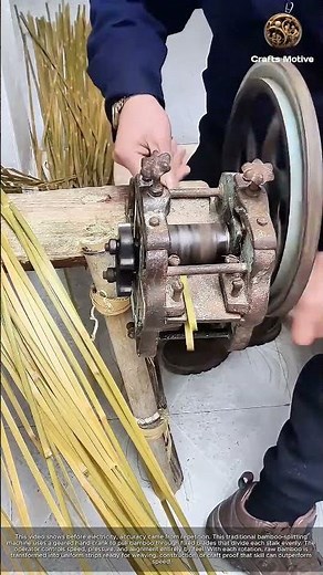 Hand-Crank Old Machine, Bamboo Stalks Turn into Thin Strips, Old Skills Meet New Experience