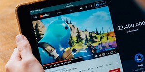 How to change the language of a YouTube video