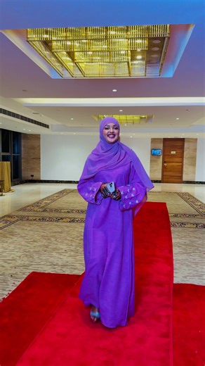 Delicious Golden Cake Decorating Tutorial