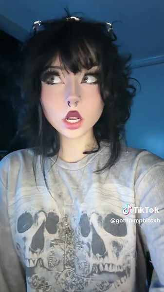 Alt Makeup Trend: Drag-Inspired Look to a Viral Song
