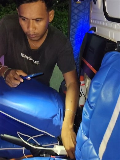 Comparing Subwoofer Momentum DMS12-D2 and Embassy 15000 Watt