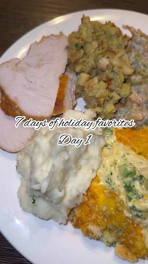 Day 1 of my holiday food series! #holidayfood #thanksgivingdinner #easyrecipe #sidedish #corncasserole