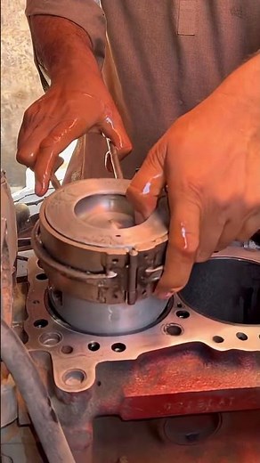 How to Install Pistons & Set Correct Piston Orientation #pistoninstallation