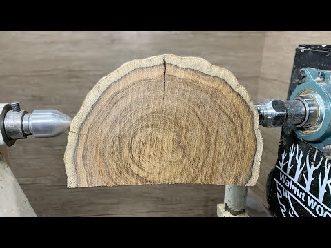 Woodturning a Stunning Bowl from a Half Black Walnut Log