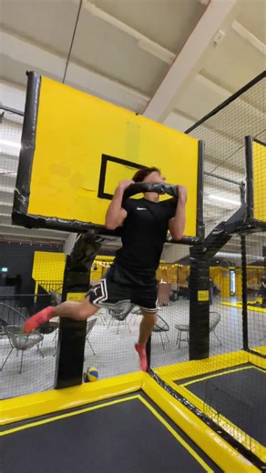 Darf man so kacken #fyp #fürdich | trampoline park
