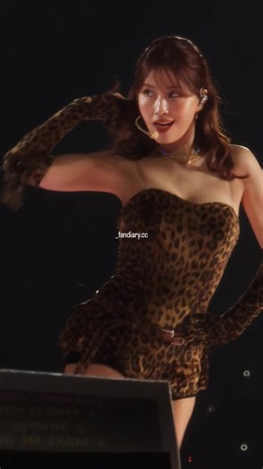 Recording for beautiful moments📱🎞️ | MOMO - MOVE LIKE THAT IN HONGKONG DAY2 07.12.2025 #twice #momo #thisisfor | Instagram