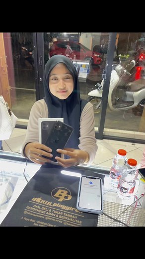 sold 11 128gb ibox , terimakasih kaka 🤩🙏🏼 tukar tambah dari iphone inter ke iphone ibox bisa banget ya kak , Lokasi mimin di kalinyamat jepara 😇 #bakulpinggiran🍏 #iphone11 #iphonemurahjepara #iphonejepara #iphonejeparamurah