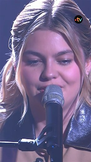 🎶 Louane interprète son single "Maman", chanson avec laquelle elle représentera la France à l'Eurovision 2025 dans #CàVous 🎶 | C à vous