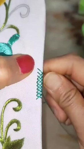 Intricate Floral Embroidery Tutorial with DIY Techniques