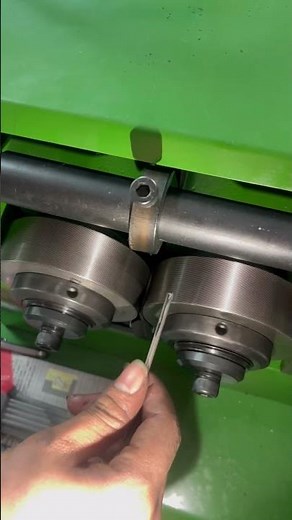 3T thread rolling machine #knurling #machine #cnc #screws #factory #threadrolling#foryou#thread