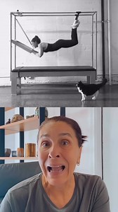 🔥 Você conhece o exercício Squirrel do repertório clássico de Joseph Pilates? O Squirrel é um dos exercícios mais avançados do método e, surpreendentemente, ainda pouco explorado por muitos instrutores. Neste vídeo, executado com extrema elegância e controle por @jordanbeinhorn, vemos muito mais do que força. Vemos controle neuromuscular refinado, integração miofascial e domínio da biomecânica. 📚 Quando estudamos profundamente a biomecânica do método, entendemos que exercícios como o Squirrel 
