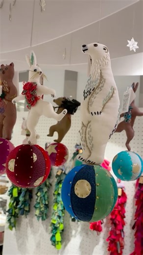 伊勢丹新宿店 LIFE DESIGN on Instagram: ". 「手をつなぎ、それぞれの作品とコラボレーションした新たなカタチ。」 優しい思いを誰かに届けるぬくもりを感じられるGIFTたちが集まりました！ 開店すぐの様子をお届けいたします。 ご来店お待ちしております。 詳しくはまた後ほどご紹介予定です☺︎ ■11月26日(水)～12月2日(火) HOLD HANDS ・ＡＮＴＩＰＡＳT @antipast_official ・hikaru noguchi @hikaru_noguchi_design ・CORAL＆TUSK @coralandtusk ・KYOKO NAKAZAWA @nk_nakakyo ※中澤京子の作品は、会期中①モビール作品②モビール以外の作品はそれぞれおひとりさま1点ずつ、最大2点までご購入いただけます。 ※会期中のお取り置きはできかねます。 ・fog @fog_kichijoji_kitamachi ・77 NEEDLE WORKS @77needleworks ・mamelon @mamelon ・komawakako @komawakako ・SI