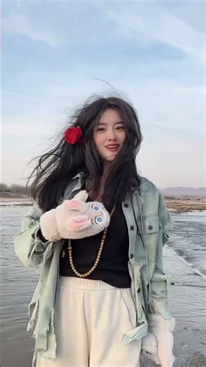 风吹哪页读哪页，允许自己普通，这也是一种勇敢……#热门音乐?? #自由的灵魂眼里都带着风 #终于对这首歌下手了 #心中有曲自然嗨#舞蹈#模仿#愛好#跳舞#dance#shorts