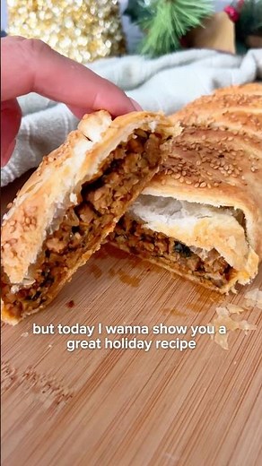 Easy Vegan Holiday Tempeh Recipe | Puff Pasty Roulade