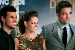 Here's How Stephenie Meyer Could Kill The 'Twilight' Franchise With Her Next Book