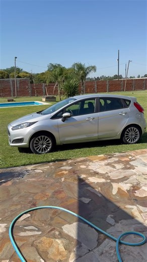 🏁Automotorestoto🇦🇷 on Instagram: "Ford fiesta kinectic año 2016 nafta 1.6 Gnc full titular al día 8 millones y el resto financiado. Comunícate al 1154515364 #viralinstagramreels"