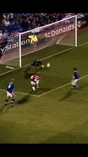 Ball control at a whole new level | Bergkamp, ​​the 3-touch legend