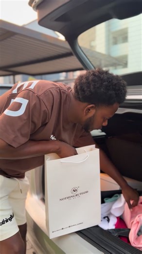 Andrew Mndebele on Instagram: "Hlanganisa"