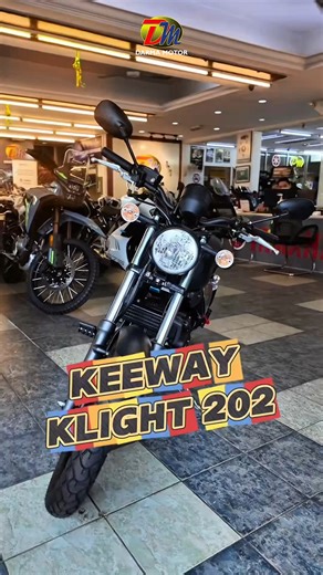 🔥 Keeway K-Light 202 — Gaya Cruiser, Jiwa Rebel! 🔥 . Motor dengan aura klasik tapi penuh tenaga moden 💪🏍️ ✅ Enjin 200cc EFI responsif & jimat ✅ Rekaan retro-cruiser yang berkarisma ✅ Kedudukan tunggangan rendah & selesa ✅ Sesuai untuk ride santai atau jalan jauh . 💥 Bawa vibe Amerika ke jalan Malaysia — dengan K-Light 202, setiap ride nampak legend! . 👇 Klik link di bawah untuk maklumat lanjut & tempahan! 👉 https://beacons.ai/darmamotor/whatsapp . #DarmaMotor #KeewayKLight202 #KeewayMalay