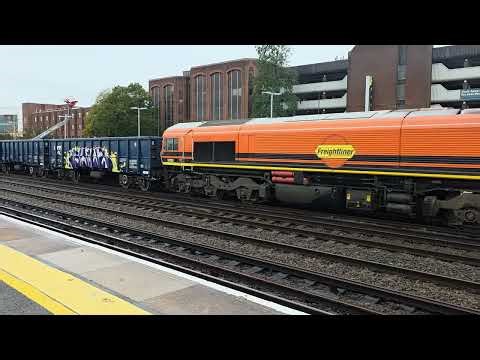 Class 59 freightliner at Eastleigh Station.
