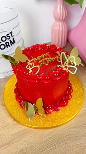 35K views · 3.1K reactions | Prepping your buttercream in advance can help you save time on cake decorating day! Here’s how you prepare your buttercream to use with Frost Form You just need to remove air bubbles by tempering it - microwave a small amount and mix back in - repeat as needed until it easily flows off your spatula -NEVER microwave your entire bowl of buttercream or you’ll be sad! www.frostform.com | Frost Form | Facebook