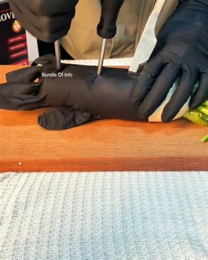 What are nitrile gloves 💪-5228C1