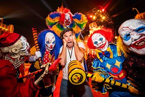 Sliders Fan Favorite Jerry O'Connell Turns Up at Halloween Horror Nights 2025 (PHOTOS)