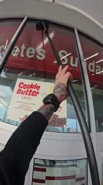 How To Use The ANGLES | Moerman Excelerator Squeegee Handle #windowcleaning #howto