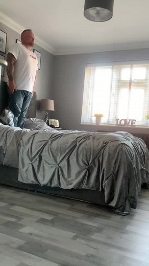 Dad's Hilarious Bed-Making Fail | Fun Tutorial Attempt