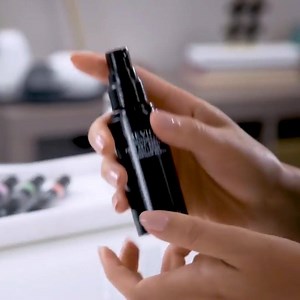 52K views · 313 reactions | Nuestro PhotoReady Prep Set Refresh Mist, cumple una triple misión en un solo spray. Funciona como Pre-base, sellante y refrescante para tu piel. ¡De nada  ! | Revlon Latinoamérica | Facebook