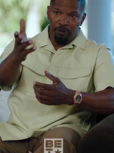 Being a comedian cake easy. Being serious in the studio? Not so much. #jamiefoxx #studio #interview #comedian #100millionviews