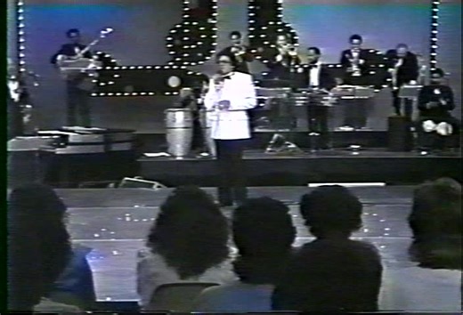 "MEDLEY HECTOR LAVOE" con su orquesta En Noche De Gala . presentado por el ya desaparecido Eddie Miró, quien presentó el programa de televisión (1972-1994). @seguidores @fansdestacados Guaguanco Pal Que Sabe El Cantante De Los Cantantes" Hector Lavoe Destacar Sonido fania 97Salserisima Bogotá Esto es Salsa Salsa Brava Radio Puertoricogram BORICUAZO | El Cantante De Los Cantantes" Hector Lavoe