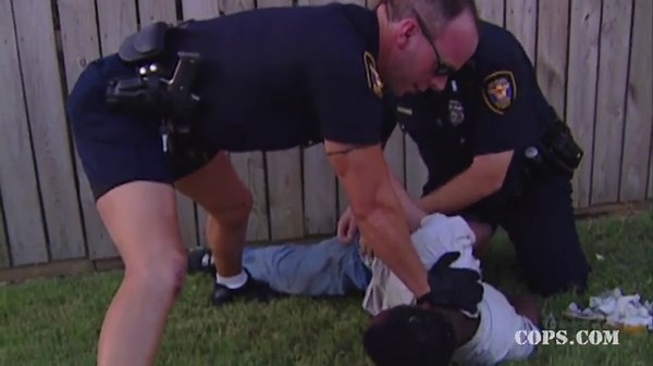 350K views · 7.5K reactions | An officer pulls over a man who takes off running because he has warrants; officers work with a professional snake wrangler to recover a sizable exotic pet; and it’s a familiar face on the hood of a car doing some indecent dancing. This episode was filmed in 1999 and features the Fort Worth Police Department #CopsTV #cops #fullepisode #FortworthPoliceDepartment #police #classic | COPS | Facebook