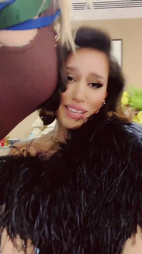 FEEL LIKE IM IN PRINCES HOUSE