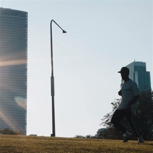 ibreathemusicallday on Instagram: "the art of jazz rap!! Jazz and hip hop go hand to hand and have similar expressions to how they make people feel!! I love when people fuse together both of these genres together because it makes for incredible music and brings me peace!! Here are a few people who are blending the two together so welll MANEE!! Songs: 1. Kaicrewsade ft. Amindi- Geeksqaw!!!! @amindi 2. La Reezy ft. MALACHI- Venus Fly Trap @bookofmalachii_ 3. Cisco Swank- feel 4. 4200Kory- KEEP SCO