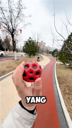 Amazing! This Unique Ball Always Returns to Your Hand After Being Thrown 😱🏀