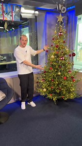 Vinn biljetter till Lars Vegas Trio’s konsert på Cirkus i Stockholm den 11/12! 🎅🏻🎶 Gissa antalet julkulor - den som gissar närmst vinner biljetterna! 🎄 Lycka till! #rixmorronzoo | RIX MorronZoo