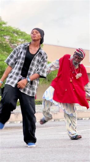 Afro Blue Vibes with Baba Ogba Dancer