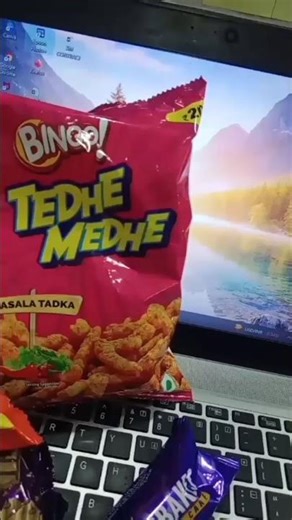 Day 3 of learning mehendi 😍Not perfect yet… but proud of my progress 💚#viraltrend #heena #mehendi