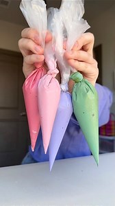 8.8K views · 53 reactions | Royal icing colors of the week (recipe and guide linked in my bio)♥️ #royalicing #asmr #colorpalette #oddlysatisfying | lizziebakesco | Facebook