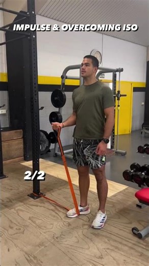Coupler un exercice d’impulse et overcoming iso triceps et biceps