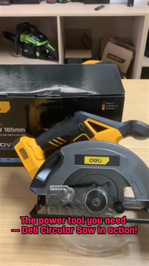 🔧 Power Through Every Cut with Precision! Watch the Deli Circular Saw (EDC552Z) in Action😎 ⚡ High-speed rotation for efficient cutting 📐 0–45° adjustable bevel cutting 📏 65mm cutting depth for versatile board work Built for pros who demand performance. #DeliTools #CircularSaw #PowerTools #PrecisionCutting #WoodworkingEssentials | Deli Tools