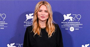 Virginie Efira : elle adopte un makeup glamour avec une bouche rouge canon
