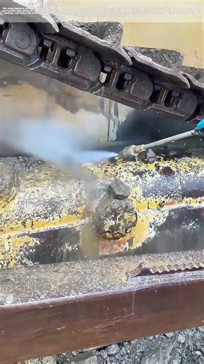 Blasting the Mud Away: Why a Clean Undercarriage Keeps Heavy Iron Rolling