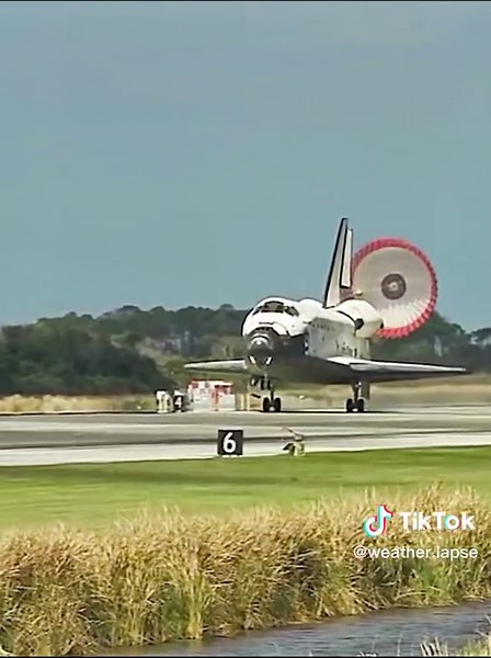 Space Shuttle Discovery Final Landing at Kennedy Space Center