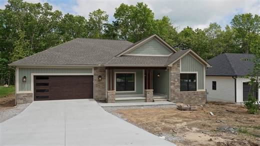 🏡 Welcome to The Welbourn ! 🏡 We’re excited to share a video tour of The Welbourn, one of our most loved homes! This beautifully crafted floor plan offers 1,794 sq. ft., featuring 3 bedrooms, 2 bathrooms, and an open layout that perfectly blends comfort and style. 📽️ Take a look inside with our video tour and see why The Welbourn continues to be a favorite choice for homeowners in Fairfield Glade. Please note: the home featured in this video is a custom build and may include optional upgrades