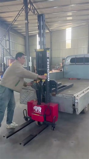 Electric stacker trucks that can follow vehicles to any location for loading and unloading of goods.