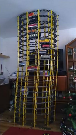 Big Crash - ten trains falling over two Meters collapse Lego Tower Einsturz Lego Eisenbahn Turm 9v