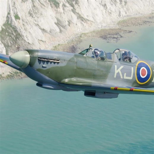 We get asked all the time, “What does the Spitfire sound like?” Well, this audio was recorded inside the cockpit of one of our two seat Spitfires. It’s loud. Don’t worry though. With state-of-the-art and best-in-industry helmets with inbuilt audio, we can hear each other perfectly! 😉👍👍 #spitfiresdotcom #thespitfireacademy #spitfire #spitfiremkix #gilda #supermarine #supermarinespitfire #flying #thechannel #whitecliffs #pilot #aircraft #warbird #wwii #pilot #wwii #wwiiaircraft #film #pov #aeri