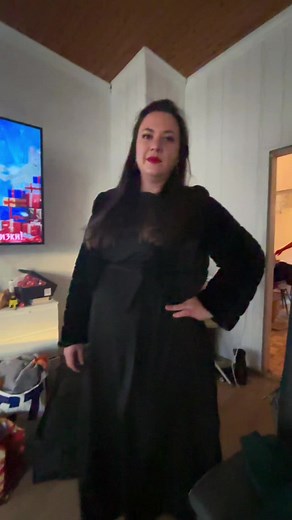 АРТЁМ (@aptem.82)’s videos with Саша Климович снегурочка - Ксения